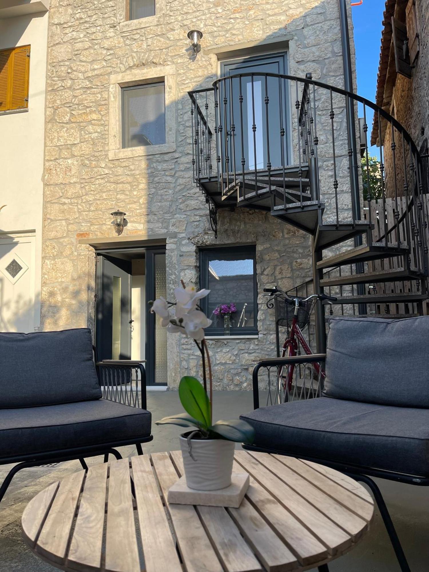 Stone House Apartment Медулин Екстериор снимка