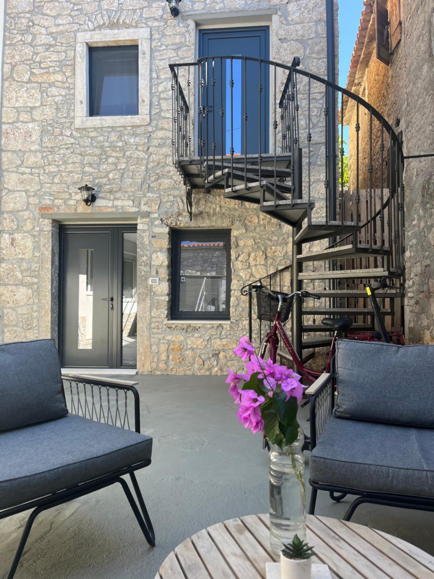 Stone House Apartment Медулин Екстериор снимка